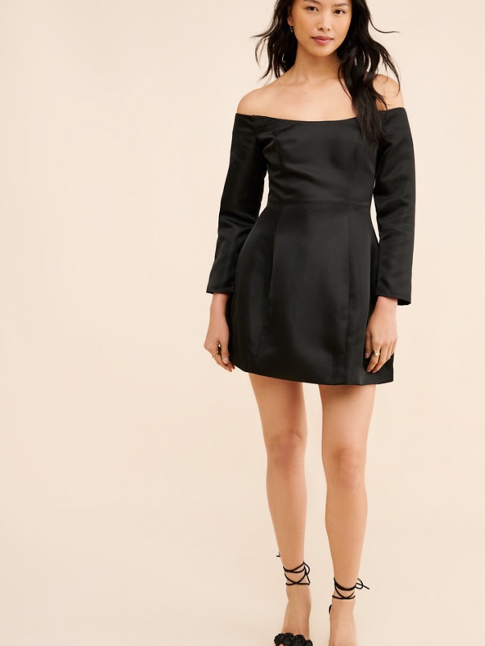 Off-Shoulder Black Mini Dress - Classic Evening Style. Elliatt size medium